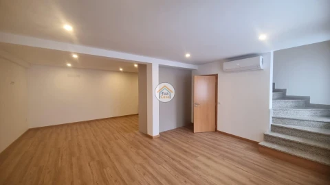 Moradia T3 para Venda em Freixo de Cima e de Baixo