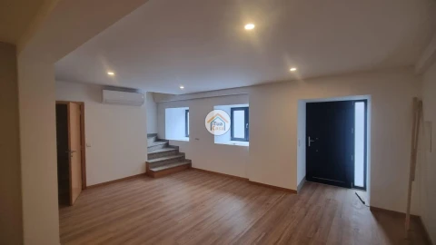 Moradia T3 para Venda em Freixo de Cima e de Baixo