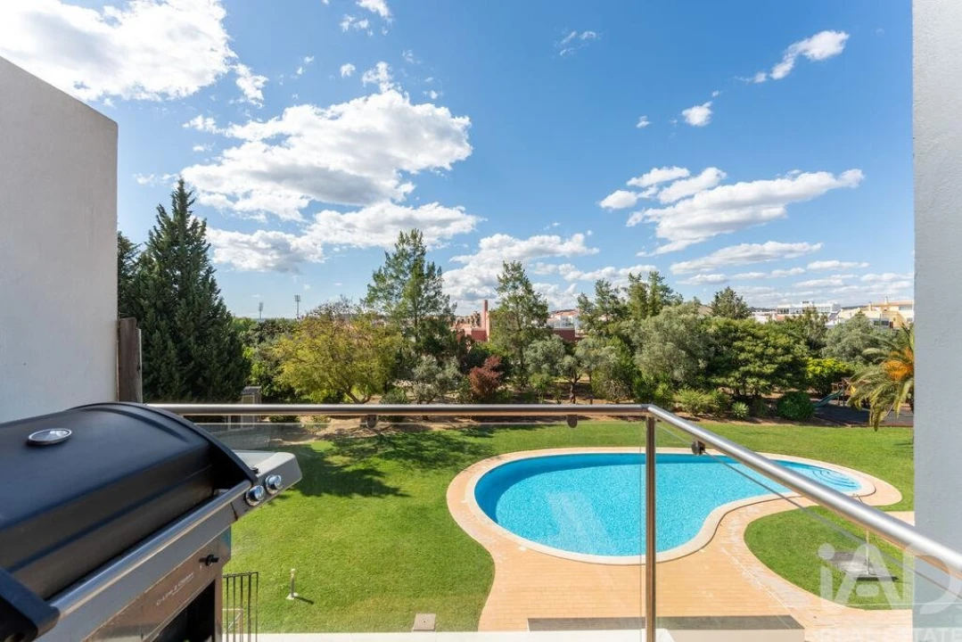 Apartamento T3 para Arrendamento em Loule (São Clemente) Foto 6