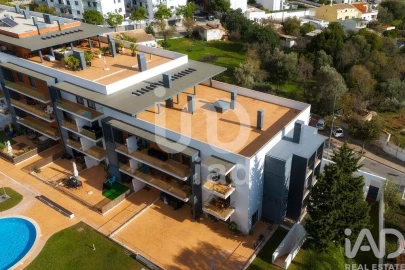 Apartamento T3 para Arrendamento em Loule (São Clemente)