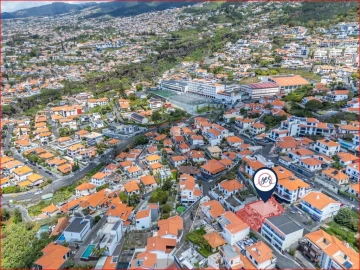 Moradia T4 para Venda em Funchal (Santa Maria Maior)