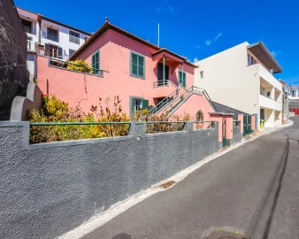 Moradia T4 para Venda em Funchal (Santa Maria Maior)
