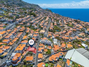 Moradia T4 para Venda em Funchal (Santa Maria Maior)