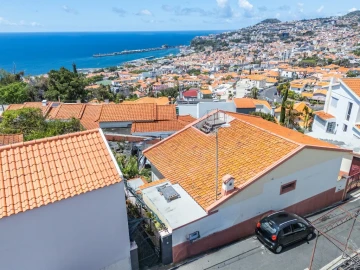 Moradia T4 para Venda em Funchal (Santa Maria Maior)