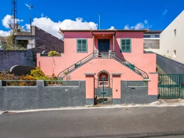 Moradia T4 para Venda em Funchal (Santa Maria Maior)
