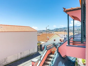 Moradia T4 para Venda em Funchal (Santa Maria Maior)