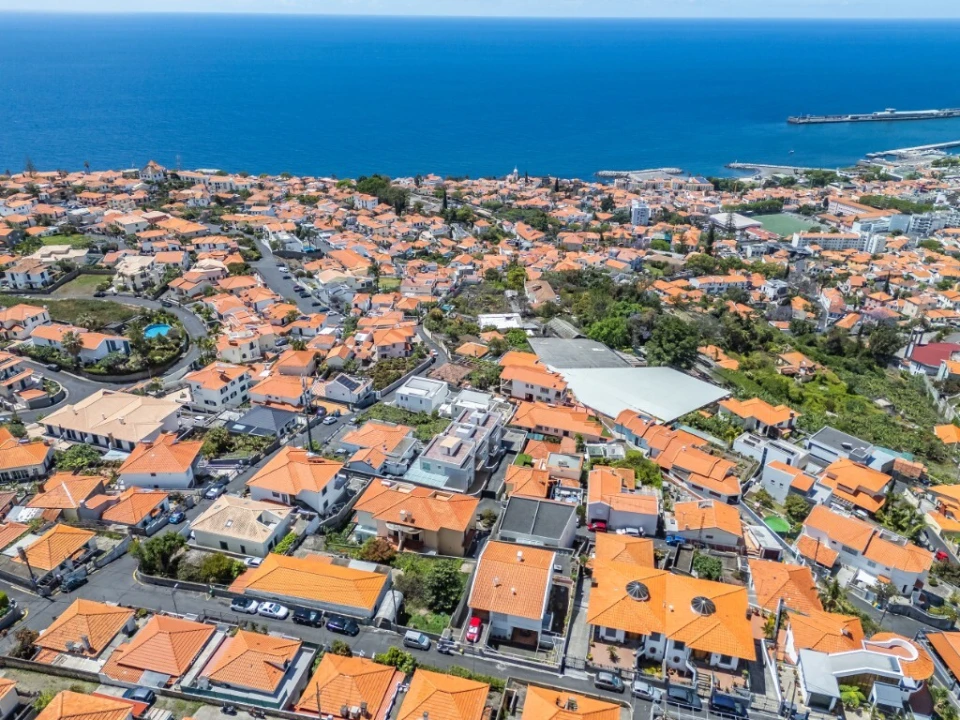 Moradia T4 para Venda em Funchal (Santa Maria Maior) Foto 75