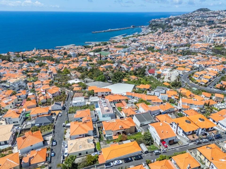 Moradia T4 para Venda em Funchal (Santa Maria Maior) Foto 73