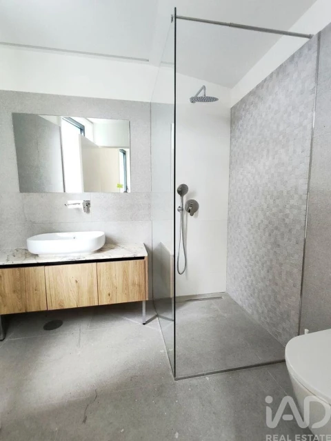Apartamento T2 para Venda em Lordelo do Ouro e Massarelos