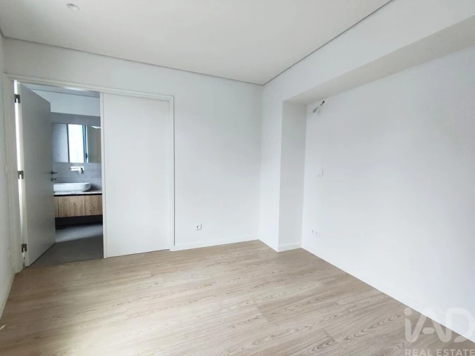 Apartamento T2 para Venda em Lordelo do Ouro e Massarelos Foto 18