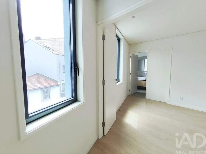 Apartamento T2 para Venda em Lordelo do Ouro e Massarelos Foto 17