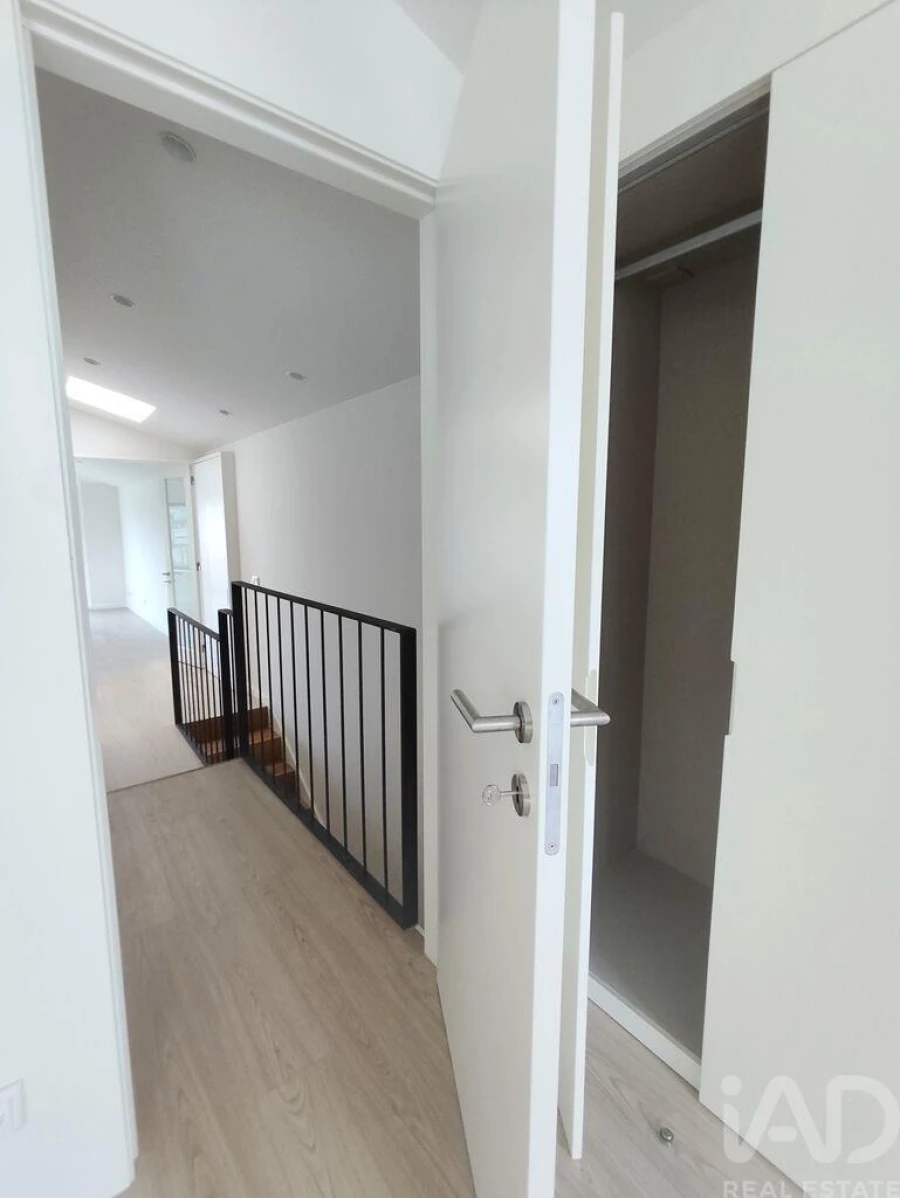 Apartamento T2 para Venda em Lordelo do Ouro e Massarelos Foto 8