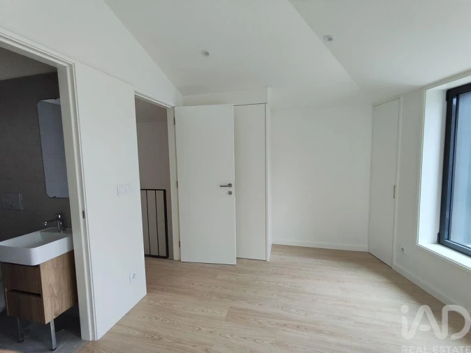 Apartamento T2 para Venda em Lordelo do Ouro e Massarelos Foto 27