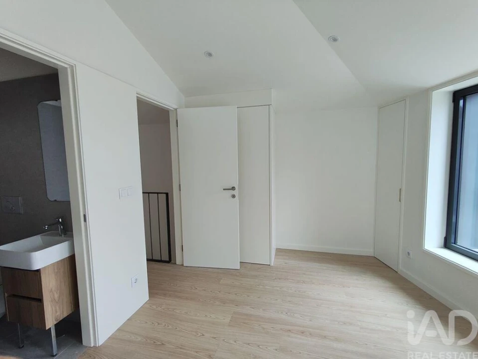 Apartamento T2 para Venda em Lordelo do Ouro e Massarelos Foto 27