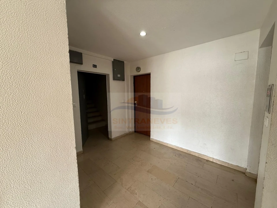 Apartamento T1 para Venda em Cacém e São Marcos Foto 26