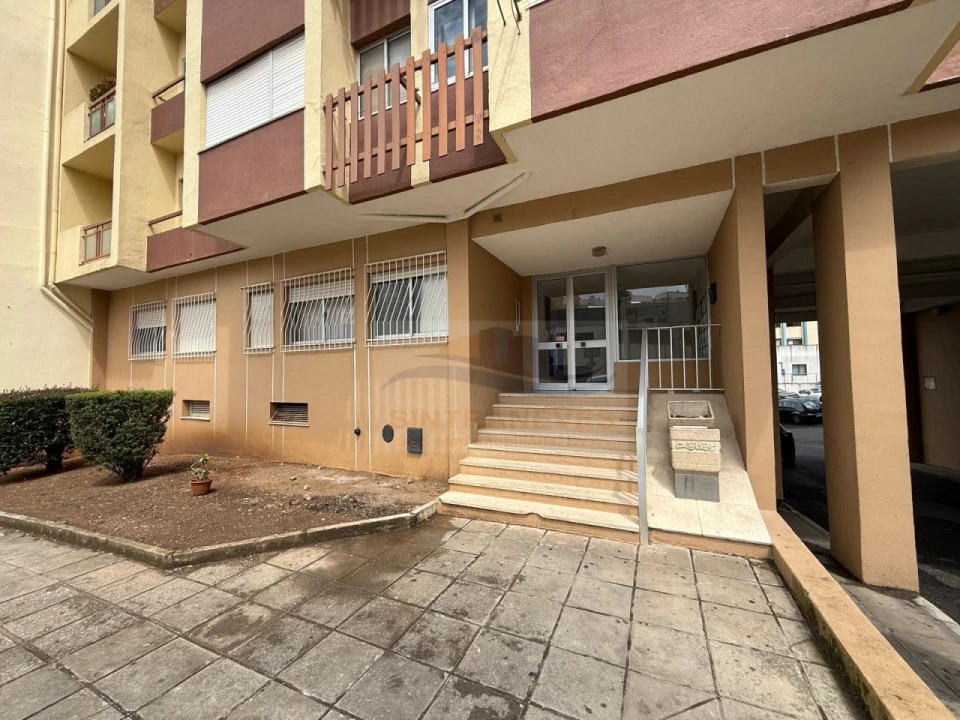 Apartamento T1 para Venda em Cacém e São Marcos Foto 30