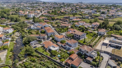 Moradia T4 para Venda em Subportela, Deocriste e Portela Susã