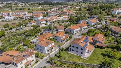 Moradia T4 para Venda em Subportela, Deocriste e Portela Susã