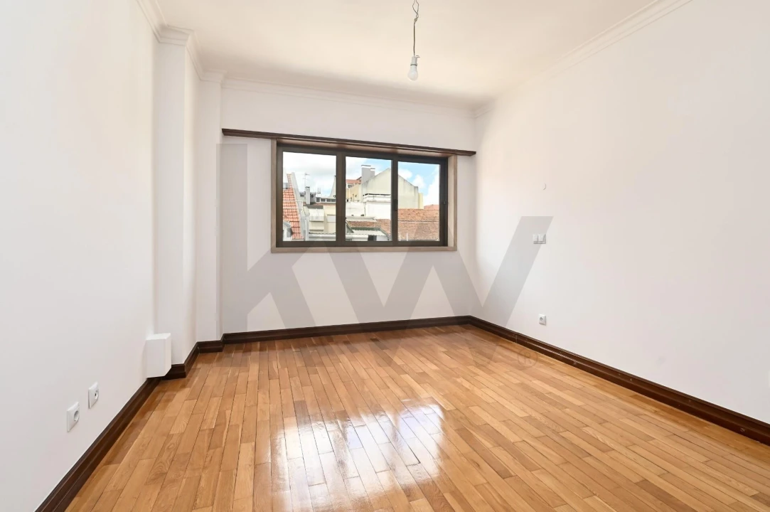 Apartamento T3 para Arrendamento em Campo de Ourique Foto 14