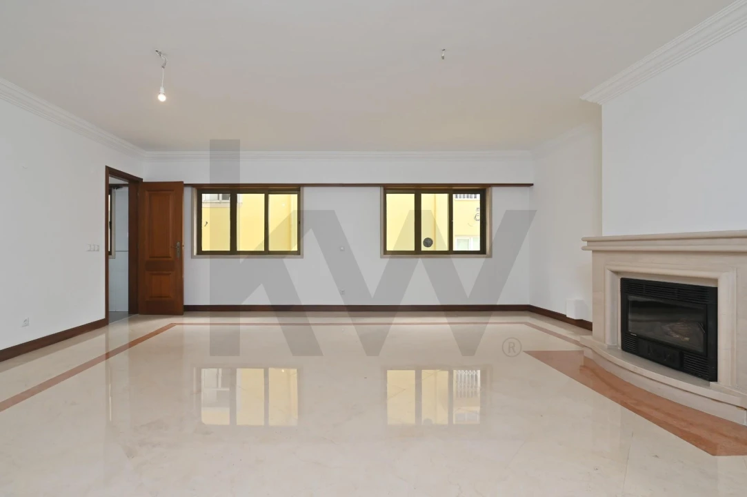 Apartamento T3 para Arrendamento em Campo de Ourique Foto 6
