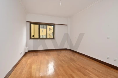 Apartamento T3 para Arrendamento em Campo de Ourique