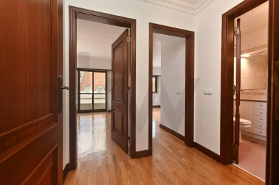 Apartamento T3 para Arrendamento em Campo de Ourique