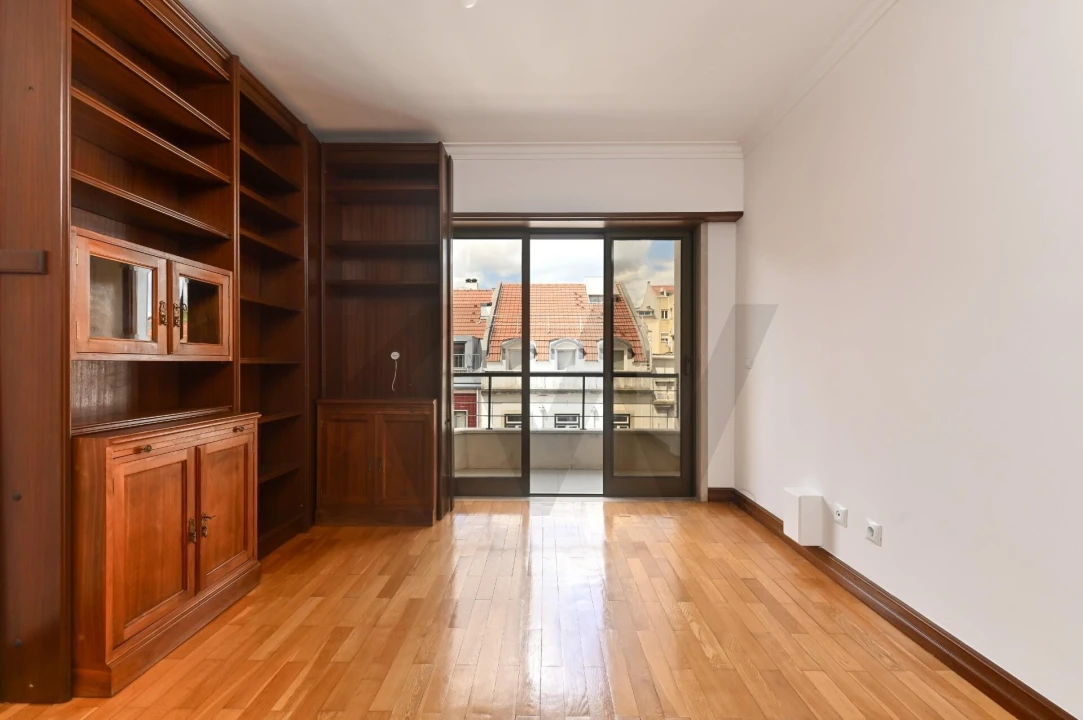 Apartamento T3 para Arrendamento em Campo de Ourique Foto 15