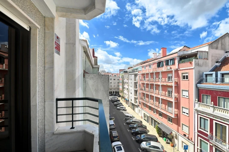 Apartamento T3 para Arrendamento em Campo de Ourique Foto 3
