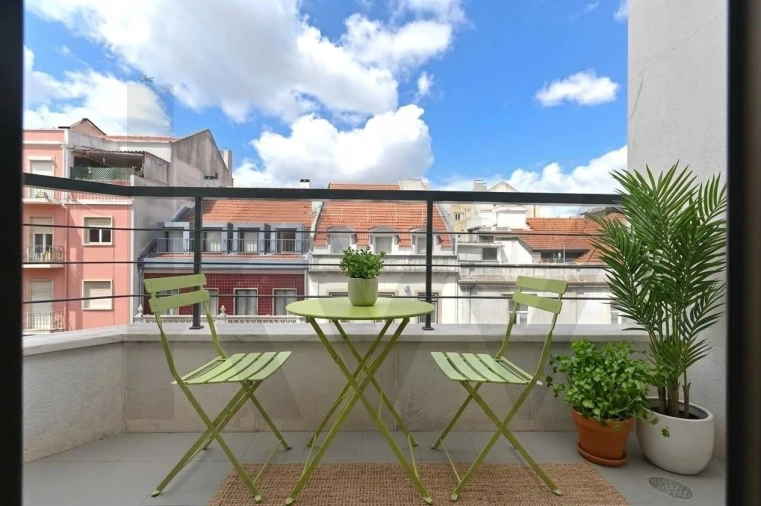 Apartamento T3 para Arrendamento em Campo de Ourique Foto 2