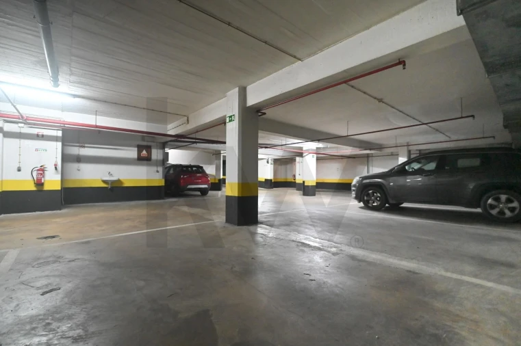 Apartamento T3 para Arrendamento em Campo de Ourique Foto 23