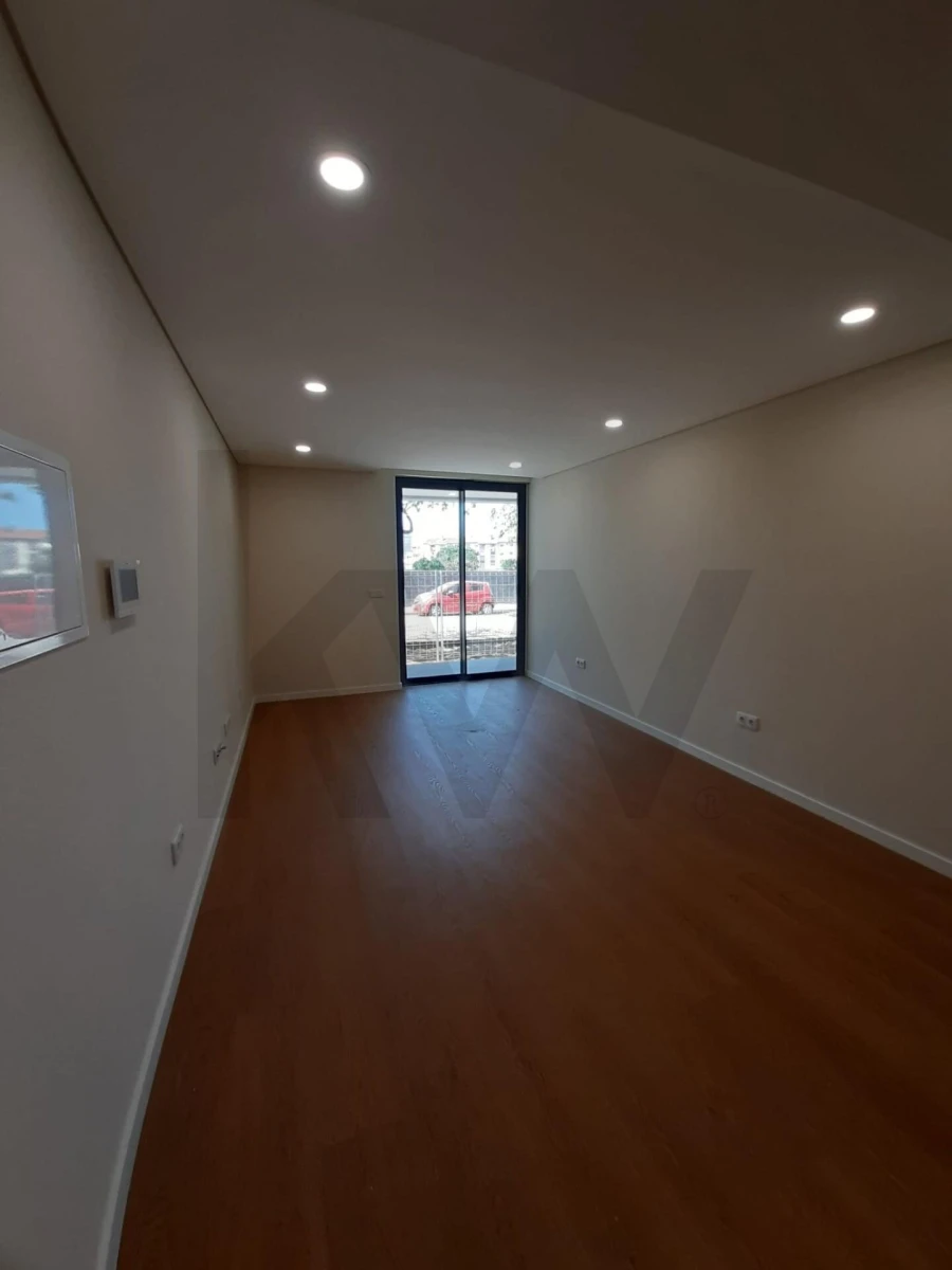 Apartamento T1 para Venda em Esgueira Foto 3