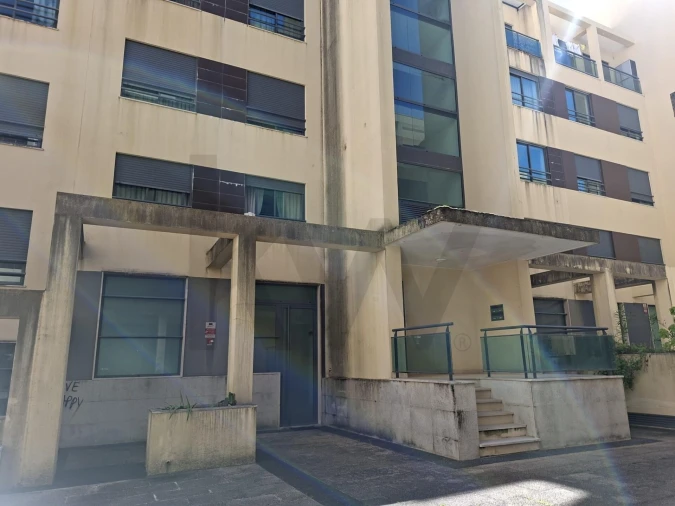 Loja para Venda em Santo António dos Cavaleiros e Frielas Foto 15