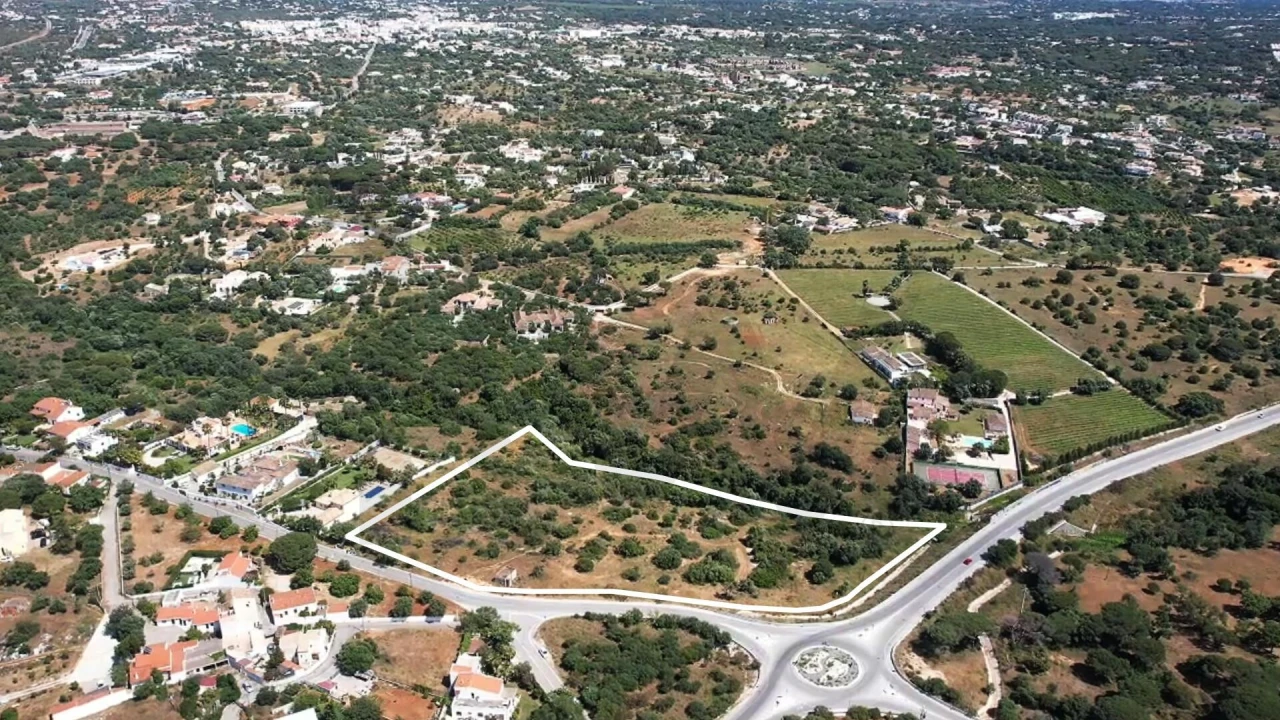 Terreno para Venda em Quarteira Foto 2