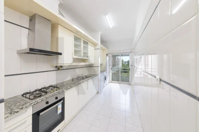Apartamento T3 para Arrendamento em Almada, Cova da Piedade, Pragal e Cacilhas