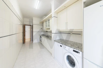 Apartamento T3 para Arrendamento em Almada, Cova da Piedade, Pragal e Cacilhas