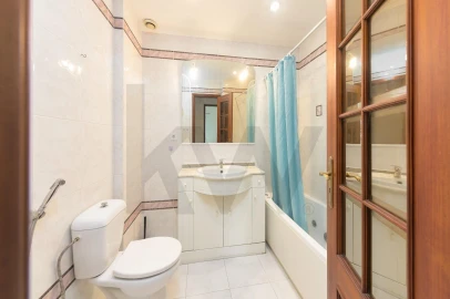 Apartamento T3 para Arrendamento em Almada, Cova da Piedade, Pragal e Cacilhas