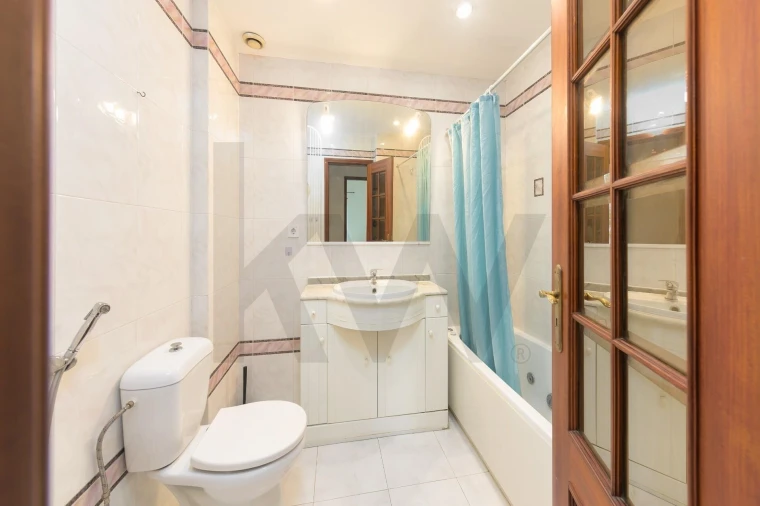 Apartamento T3 para Arrendamento em Almada, Cova da Piedade, Pragal e Cacilhas Foto 9