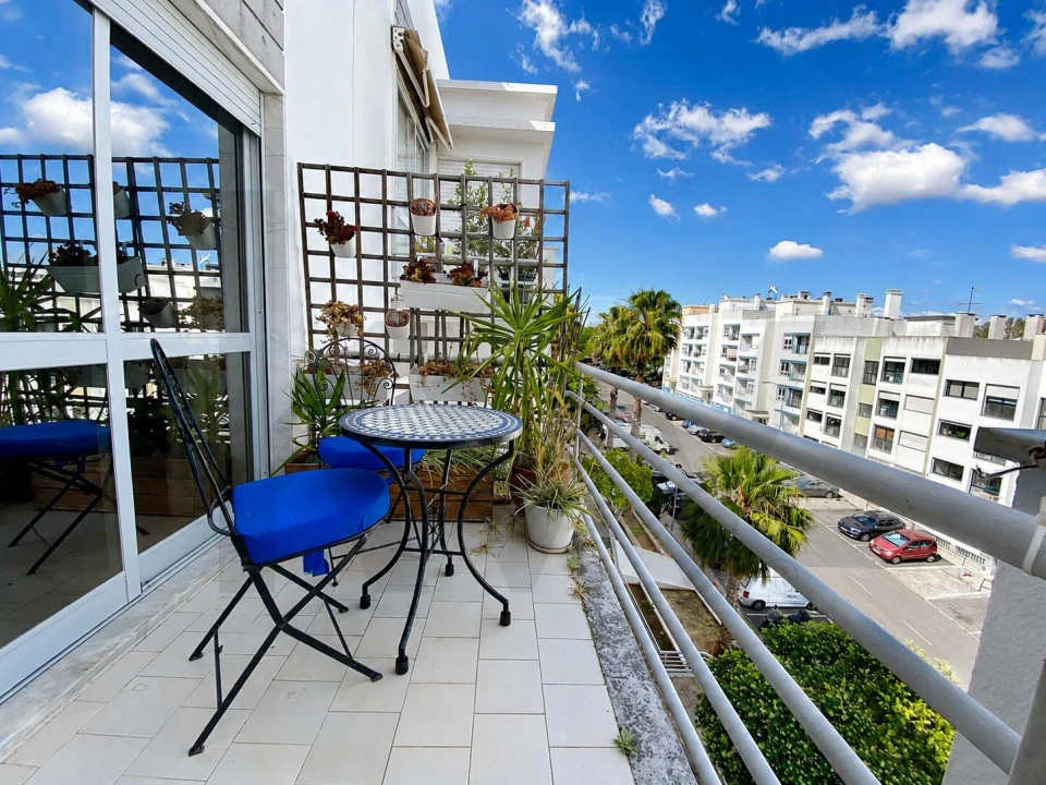 Apartamento T3 para Venda em Oeiras e São Julião da Barra, Paço de Arcos e Caxias Foto 1