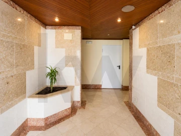 Apartamento T3 para Venda em Oeiras e São Julião da Barra, Paço de Arcos e Caxias