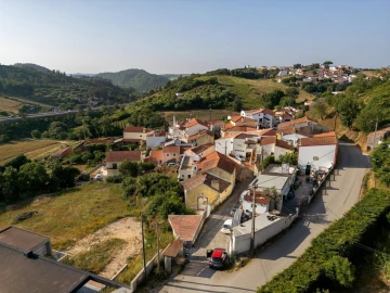 Moradia T4 para Venda em Santa Maria, São Pedro e Matacães