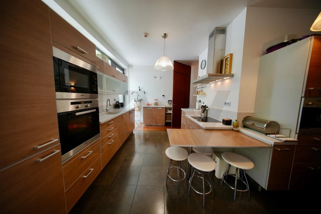 Moradia T5 para Venda em Carcavelos e Parede Foto 16