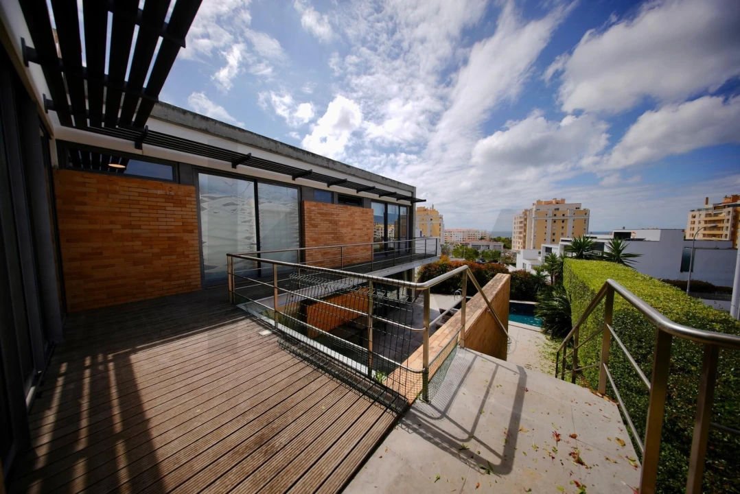Moradia T5 para Venda em Carcavelos e Parede Foto 6