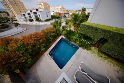 Moradia T5 para Venda em Carcavelos e Parede