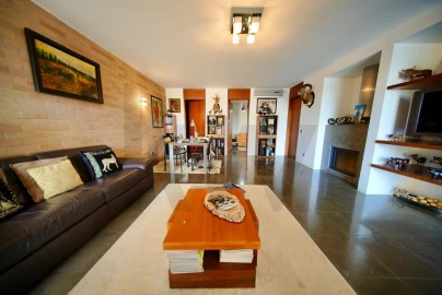 Moradia T5 para Venda em Carcavelos e Parede