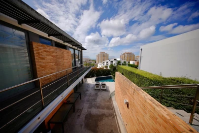 Moradia T5 para Venda em Carcavelos e Parede