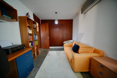 Moradia T5 para Venda em Carcavelos e Parede
