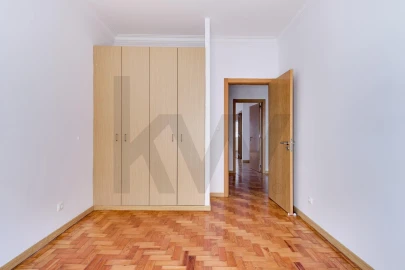 Apartamento T2 para Arrendamento em Benfica