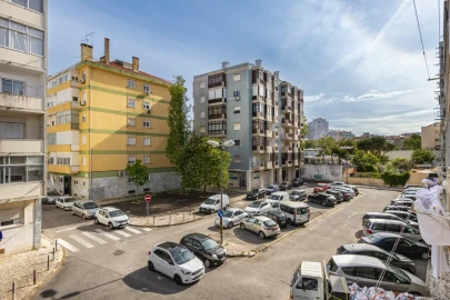Apartamento T2 para Arrendamento em Benfica