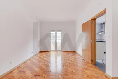 Apartamento T2 para Arrendamento em Benfica