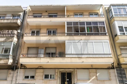 Apartamento T2 para Arrendamento em Benfica
